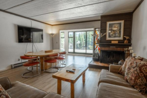 Updated 2 Bedroom 2 Bathrooms 1849 Condos #109 Steps to Canyon Lodge Sleeps 6
